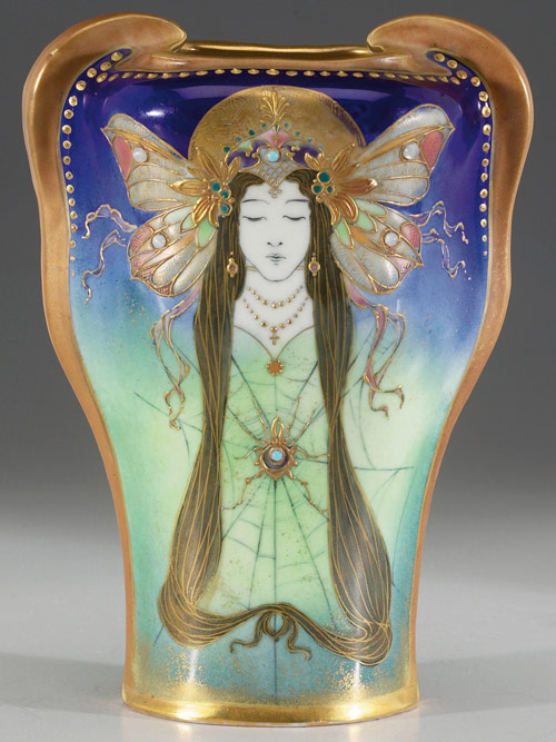The top lot of the sale was this gorgeous Amphora vase titled Sovereign of the Night ($18,000). Image courtesy Treadway Toomey.