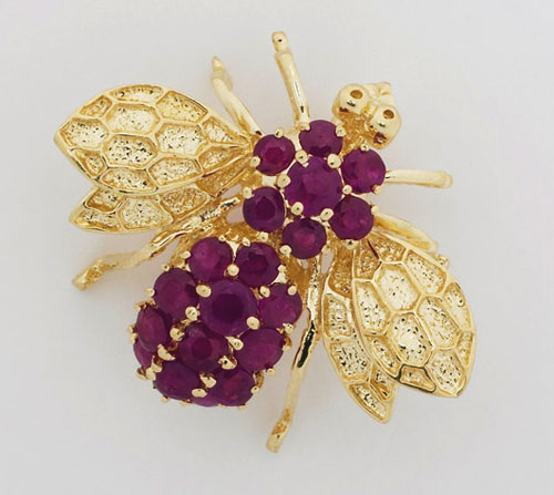 Fine jewelry to be offered at Rago's Discovery Auction will be this ruby bee brooch in 14-karat gold.  Photo courtesy Rago's.