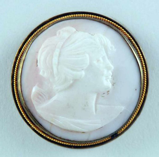 Carved cameo buttons like this fine example are much more scarce than cameo brooches. Image courtesy of Bella Button Auctions.