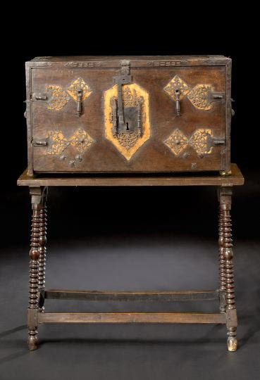 Dating to the 16th century, this Spanish vargueno-on-stand contains nine drawers adorned with walnut inlay and carved bone. Image courtesy New Orleans Auction Gallery.