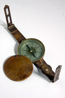 Rare North Carolina surveyor's compass, made in the late 18th century by Camm Moore ($28,750). Image courtesy Leland Little.