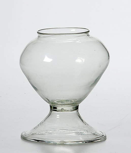 This fine blown glass jar was made to hold leaches. Possibly English, the 7 1/4-inch jar has a $1,000-$1,500 estimate. Image courtesy Cowan's Auctions.