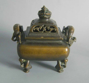 This 19th-century bronze Chinese incense burner stands 10 inches high. It has a $1,000-$1,500 estimate. Image courtesy Pook and Pook Inc.