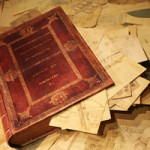Unique edition of Leonardo’s Codex Atlanticus as it was in the 1600s. The book is a box made by Pompeo Leoni to collect and secure all of the pages. 2007 photo by Mario Taddei. Licensed under Creative Commons Sharealike 3.0, Wikimedia Commons.