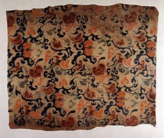 This silk cloth is decorated with Chengyun embroidery having a double bird and lozenge design. Image courtesy Hunan Provincial Museum.