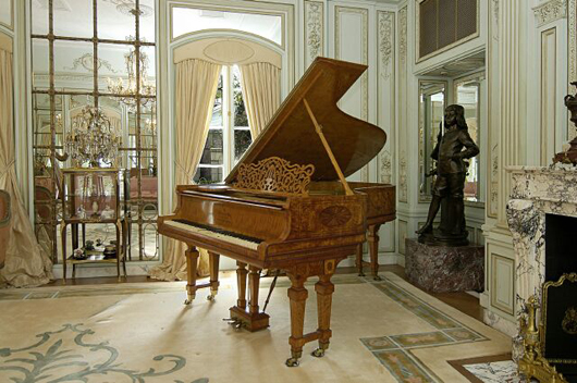 The Moores' chateau housed this 1903 Steinway grand piano. The instrument is estimated at $25,000-$30,000. Image courtesy of Simpson Galleries.