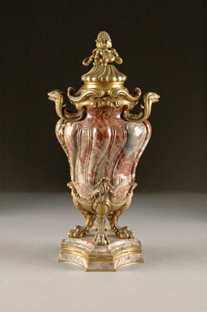 Made in the late 19th century by Jollet & Cie, Paris, this Louis XV-style covered urn stands 18 inches high. It has a $2,000-$4,000 estimate. Image courtesy of Simpson Galleries.