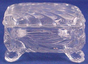 Cambridge Caprice depression glass box with lid to be offered as lot 1249 in Keystone State Auctioneers' Oct. 31 auction with Internet live bidding through LiveAuctioneers.com. Image courtesy LiveAuctioneers.com and Keystone State Auctioneers.