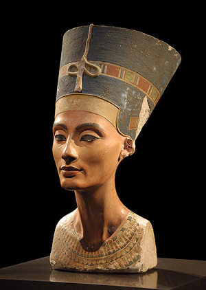 The famous bust of Queen Nefertiti was was recently moved back to Berlin's Neues Museum from the adjacent museum. Image courtesy of Wikimedia Commons.