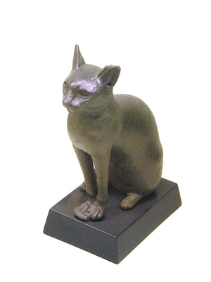 Statue of cat goddess Bastet, photographed by Gryffindor in 2008 at the Istanbul Museum. Permission to use image granted through GNU Free Documentation License, Creative Commons.
