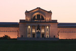 Evening view of the St. Louis Art Museum at Forest Park in a photo taken by Matt Kitces on Sept. 27, 2008. Image used by permission, Creative Commons license, Wikimedia Commons.