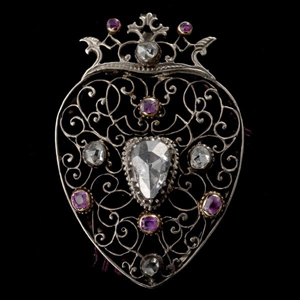 This diamond, ruby and silver heart vinaigrette pendant dates to the 1700s. It measures 2 inches by about 1 1/2 inches and has a $4,500-$5,500 estimate. Image courtesy of Michaan’s Auctions.