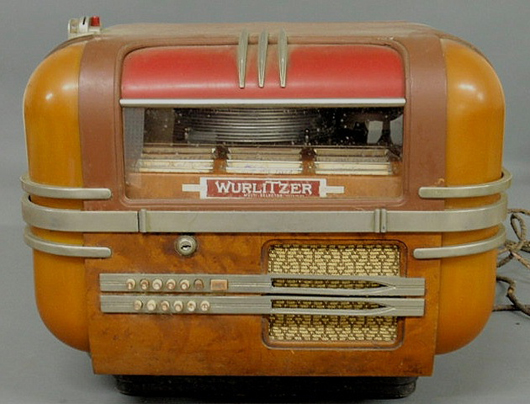 Wurlitzer Multi-Selector tabletop jukebox, $4,000. Image courtesy Ted Wiederseim Associates Inc.