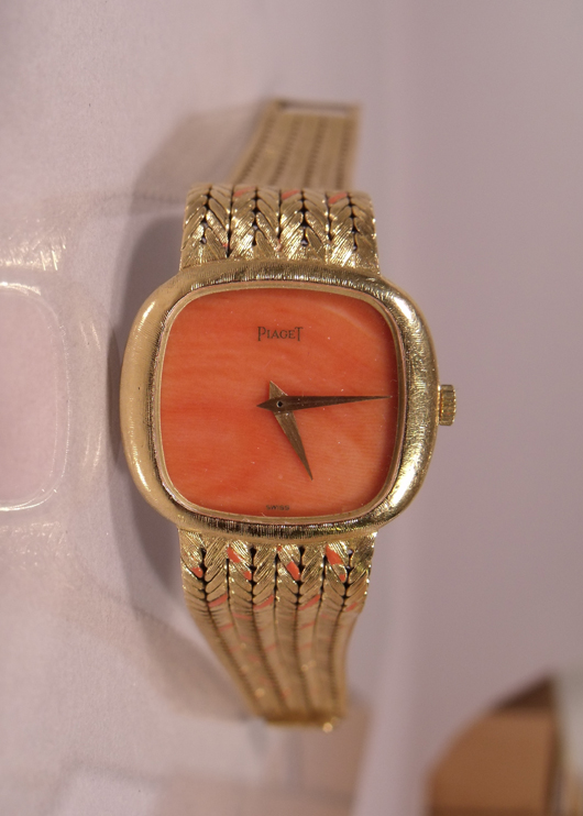 Piaget, Van Cleef, and Arpels Ladies 18K yellow gold wristwatch (est. $3,000-$5,000). Image courtesy Gray's Auctioneers.