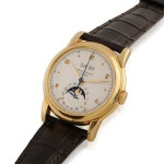 Extremely fine and equally rare, this early 1950s Patek Philippe, Ref. 2497, men’s wristwatch has phases of the moon and perpetual calendar features. In like-new condition, it carries a $203,000-$240,000 estimate. Image courtesy of Patrizzi & Co. Auctioneers.