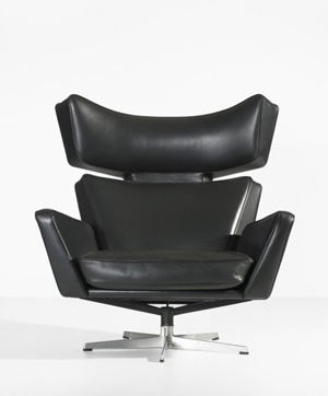 Arne Jacobsen’s take on the Ox lounge chair came out in 1966. It is expected to bring $20,000-$30,000 at the auction. Image courtesy of Wright.