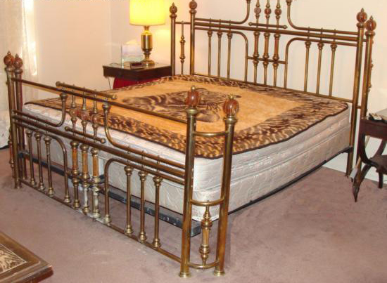 Brass and Marble Bed. Image courtesy of Universal Live Auctions.