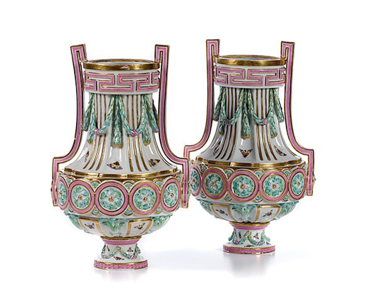 Pair of Meissen porcelain urns, est. $3,000-$5,000. Image courtesy of Cowan’s Auctions.