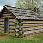 A replica of a cabin at Valley Forge in which soldiers would have stayed during the winter of 1777-1778. Photograph taken by Dan Smith and appears courtesy of Creative Commons Attribution-Share Alike 2.5 Generic License
