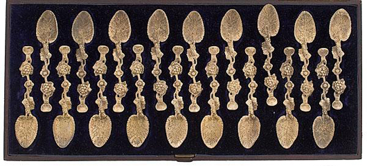 A set of 18 English sterling gold vermeil spoons in the original case carries a $300-$500 estimate. Image courtesy of Cowans’s Auctions Inc.