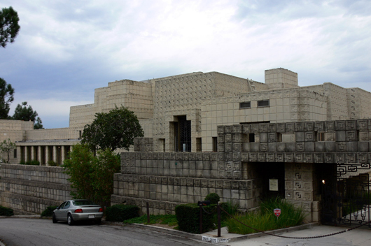  Front view of the Frank Lloyd Wright-designed Ennis House at 2655 Glendower Ave. in the Los Feliz section of Los Angeles. 2005 photo by Mike Dillon, licensed under Creative Commons Attribution-Share Alike 3.0 Unported License.
