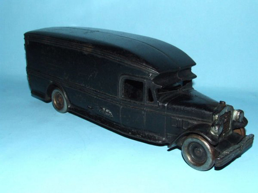 Arcade cast-iron van advertising Lammert’s Furniture Store of St. Louis, 1920s, 13 inches long. Estimate $2,000-$3,000. Image courtesy Toys of Times Past and LiveAuctioneers.com.