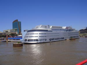 In its heyday the S.S. Admiral plied the Mississippi River as an excursion steamboat. Image courtesy Wikimedia Commons.