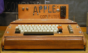 Apple 1 on display at the Smithsonian Institution. Image taken by Ed Uthman on March 28, 2003. Licensed under the Creative Commons Attribution-Share Alike 2.0 Generic license.