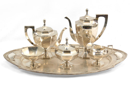 International sterling silver tea and coffee service. Stephenson’s Auctions image.