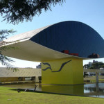 Oscar Niemeyer Museum (NovoMuseu), Curitiba, Brazil. Photo by Mario Roberto Duran Ortiz.