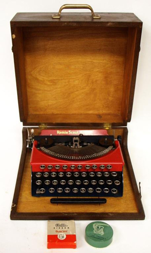 Remington’s popular portable typewriter known as the Remie Scout Model sold at auction for $50 in April. It has a red and blue body housed in wooden case. Image courtesy of Austin Auction Gallery and LiveAuctioneers archive.