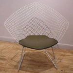 Pieces like this Harry Bertoia Diamond Chair, 1951, manufactured by Knoll International, are included in the library’s ‘used furniture’ sale. Image courtesy of LiveAuctioneers.com Archive and Rachel Davie Fine Arts.