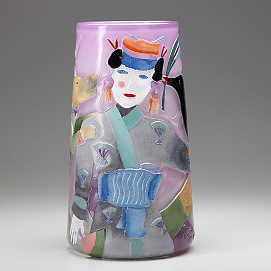 Susan Shapiro; Avon Place Glass, large glass vase, ‘Kate's Haori,’ 1987. Estimate: $800-$1,200. Image courtesy of Rago Arts and Auction Center.