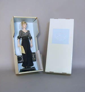 One of the Princess Diana dolls produced by Franklin Mint. Image coutesty of LiveAuctioneers Archive and Pook & Pook Inc.