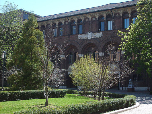 The Beaux Arts building that houses the University Museum is one of the landmarks of the University of Pennsylvania Campus. Image courtesy of Wikimedia Commons.