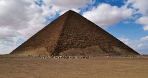 Egyptian authorities reported that thieves also broke into a storage site at the royal necropolis of Dahscher on Feb. 11. One of the landmarks at the site, approximately 25 miles from Cairo, is the Red Pyramid of Pharaoh Snofru (2613-2589 B.C.). Image by Nomo. This file is licensed under the Creative Commons Attribution-Share Alike 2.5 Generic license.