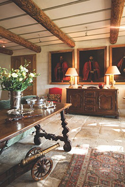 The three 17th-century French School family portraits seen in situ in their original Provençal setting. They will be offered by Duke’s in Dorchester on March 3 estimated at £8,000-£16,000 ($13,000-$25,800). Image courtesy of Duke’s.