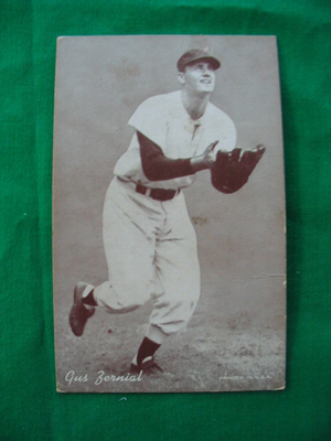Gus Zernial of the Philadelphia A’s on a 1950s Exhibit Card. Image courtesy of LiveAuctioneers Archive and Hassinger & Courtney Auctioneering.