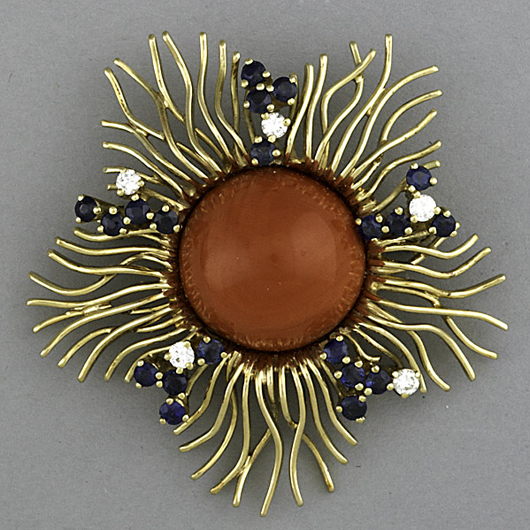 Gold, coral, diamond and sapphire starfish brooch. Estimate: $500-$700. Image courtesy of Rago Art and Auction Center.