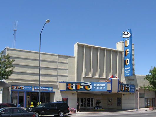 The International UFO Museum and Research Center, located at 114 North Main in Roswell, N.M. Image courtesy of Wikimedia Commons.