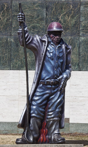 Luis Jimenez’s ‘Steelworker’ sculpture is located outside of the Birmingham Museum of Art in Birmingham, Ala. Image courtesy of Wikimedia Commons.
