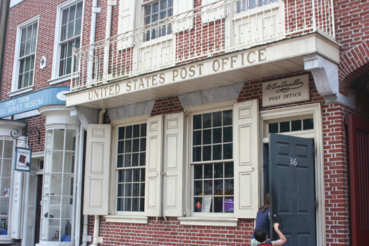 Exterior of the B. Free Franklin post office in Philadelphia, Pa. Aug. 2008 photo by Ben Franske, licensed under the Creative Commons Attribution-Share Alike 3.0 Unported, 2.5 Generic, 2.0 Generic and 1.0 Generic license.