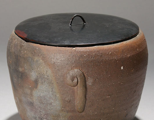 Kitaoji Rosanjin ceramic box. Estimate: $8,000-$10,000. Image courtesy of Michaan’s Auctions.