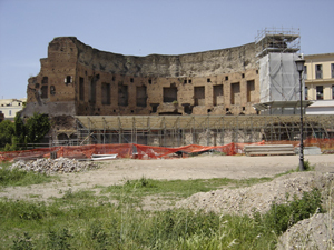 The Baths of Trajan and the grounds over the Domus Aurea, Rome, Italy. Image by Ryan Freisling, coutesy of Wikimedia Commons.