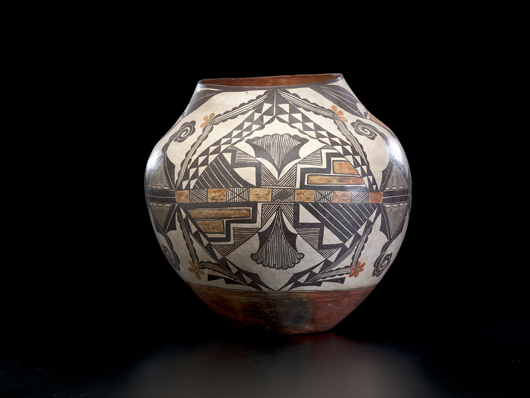 Part of a New Mexico collection coming up for auction in September, a late 19th century Acoma Pueblo olla is decorated with an intricate geometric pattern – estimate $5000-7000. Courtesy Cowan’s Auctions.