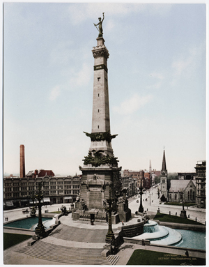 The Soldiers and Sailors Monument on Monument Circle in Indianapolis is pictured on a 1904 postcard. Image courtesy of Wikimedia Commons.