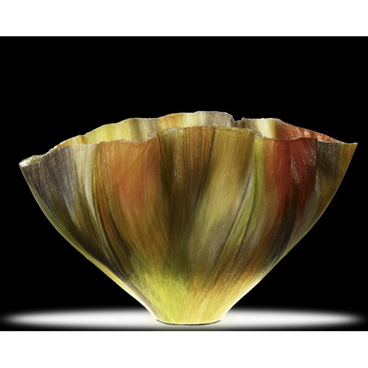 Mary Ann ‘Toots’ Zynsky Albore glass vessel, 2004. Estimate: $8,000-$12,000. Image courtesy of Rago Arts and Auction Center.