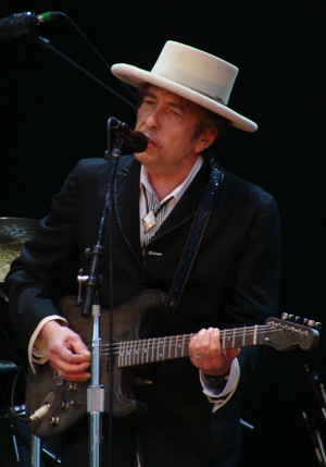 Dylan onstage at the Azkena Rock Festival, Vitoria-Gasteiz, Spain on June 26, 2010. Image courtesy of Wikimedia Commons.