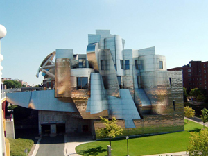 The Frederick R. Weisman Art Museum at the University of Minnesota in Minneapolis, designed by Frank Gehry and completed in 1993. Photo by Mulad, taken from the Washington Avenue Bridge.