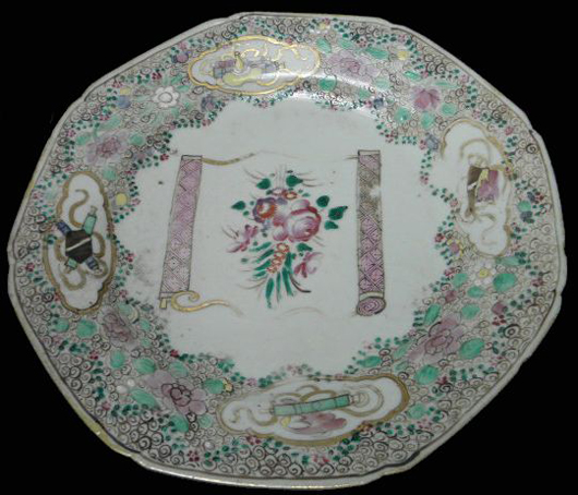 One of 12 Chinese export Famille Rose porcelain plates from the late 18th century. The lot includes a matching bowl. Estimate: $1,200-$1,800. Image courtesy of Auctions Neapolitan.